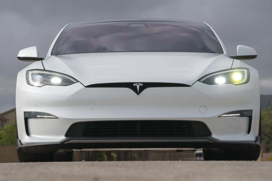 2022 Tesla Model S Plaid - Image 5 of 31