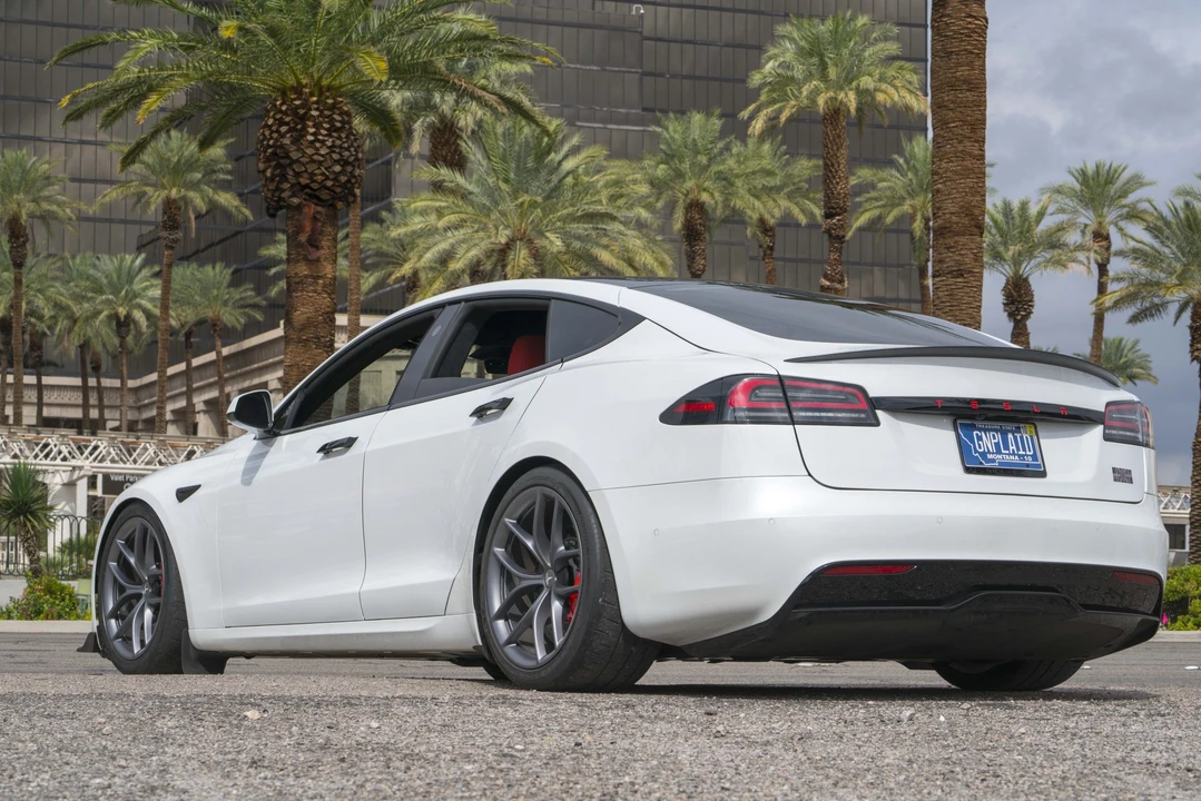 2022 Tesla Model S Plaid - Image 23 of 31