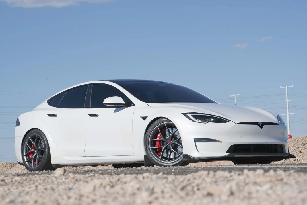 2022 Tesla Model S Plaid - Image 17 of 31