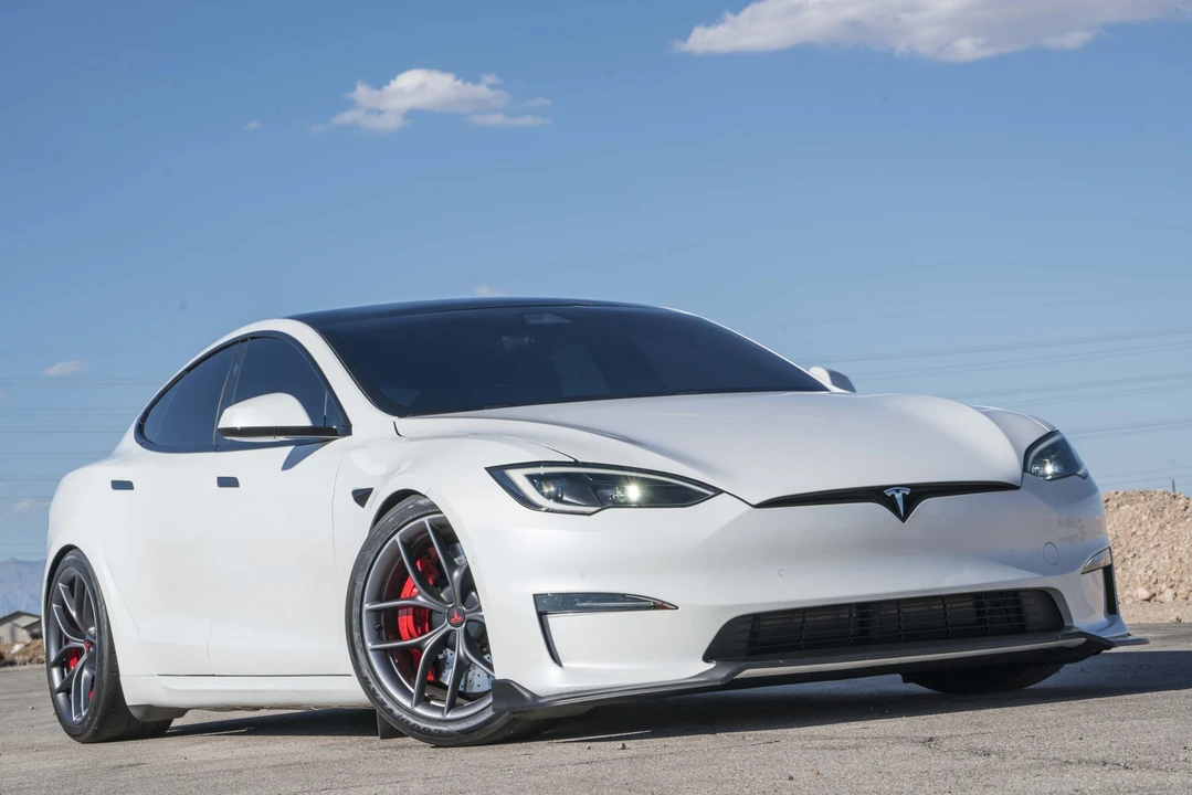 2022 Tesla Model S Plaid - Image 15 of 31