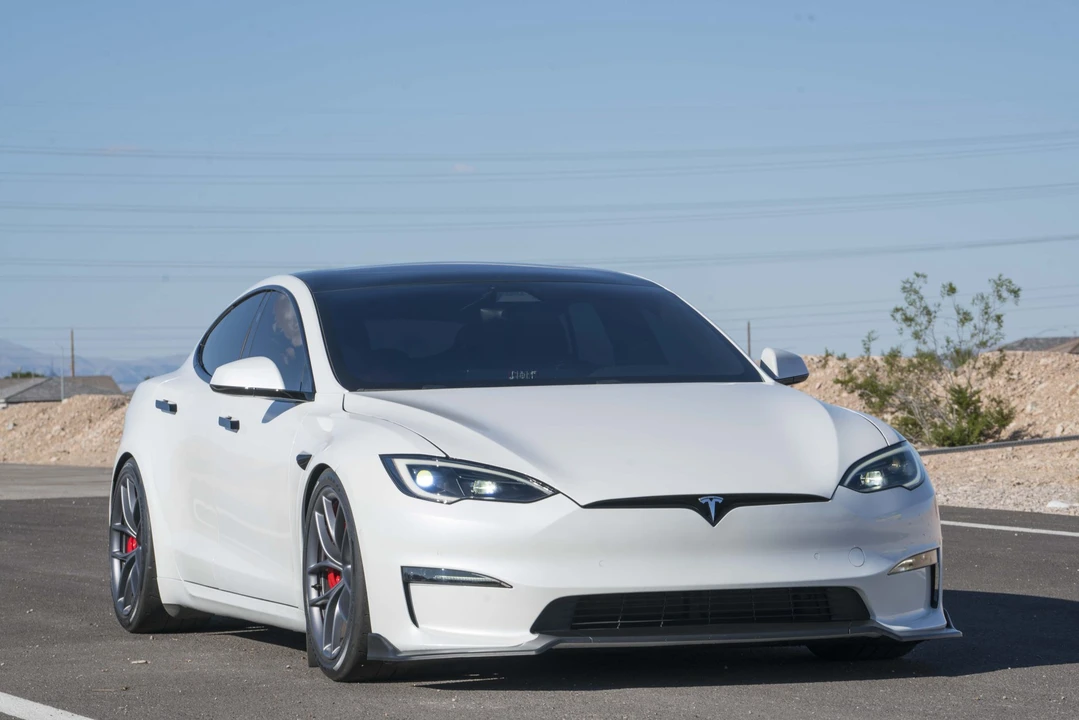 2022 Tesla Model S Plaid - Image 11 of 31
