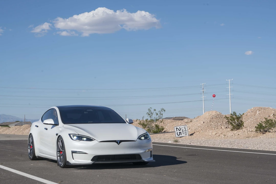 2022 Tesla Model S Plaid - Image 10 of 31