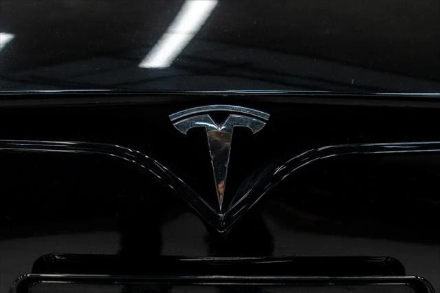 2022 Tesla Model S Plaid - Image 15 of 21