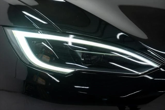 2022 Tesla Model S Plaid - Image 17 of 21