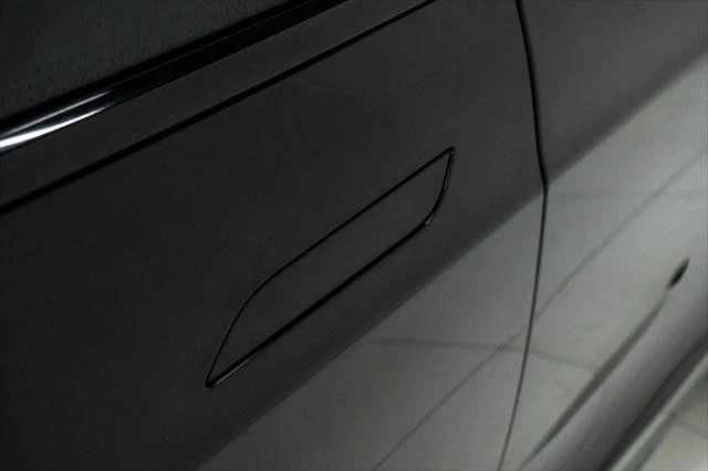 2022 Tesla Model S Plaid - Image 9 of 21