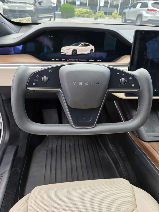 2022 Tesla Model S - Image 7 of 10
