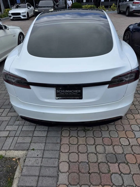 2022 Tesla Model S - Image 4 of 10