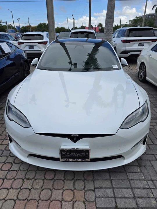 2022 Tesla Model S - Image 2 of 10