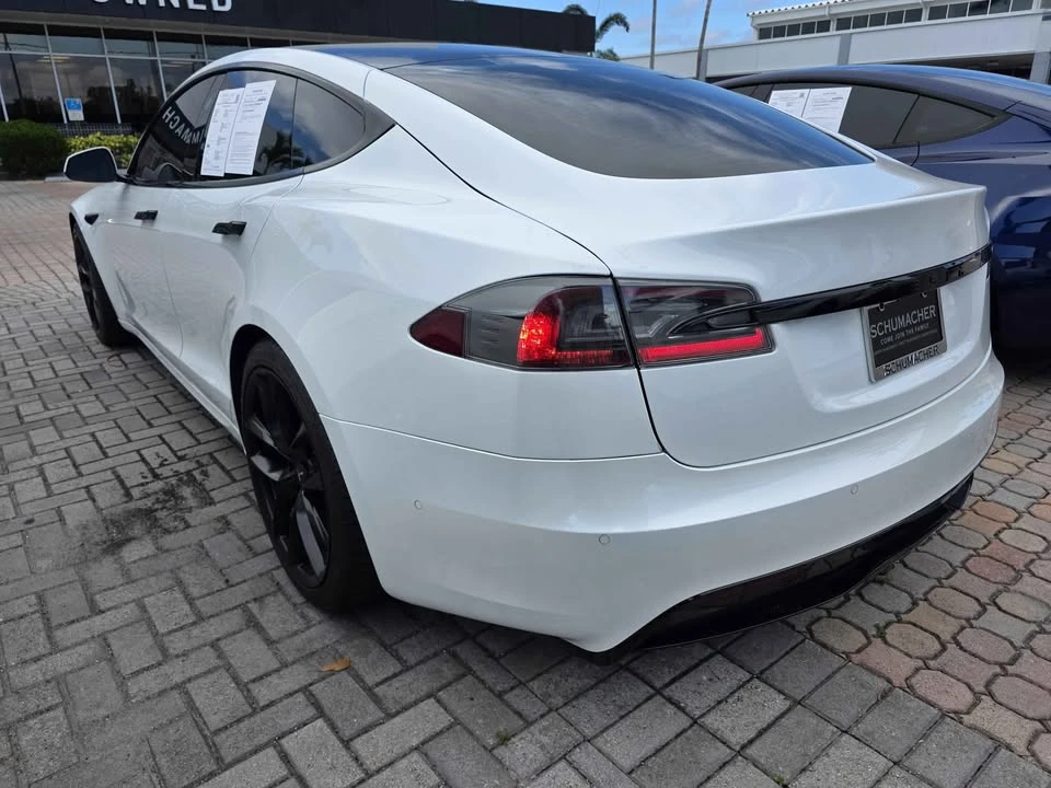 2022 Tesla Model S - Image 5 of 10
