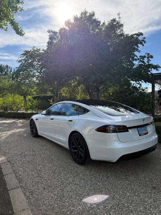2022 Tesla Model S - Image 3 of 15