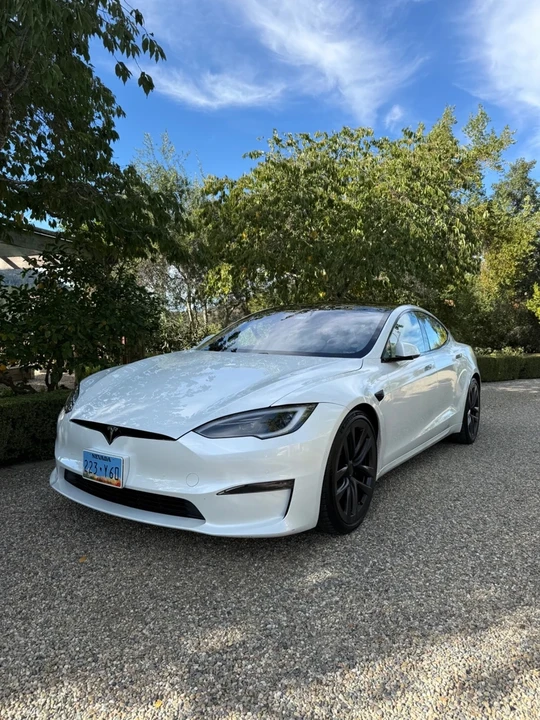 2022 Tesla Model S - Image 2 of 15