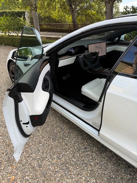 2022 Tesla Model S - Image 7 of 15