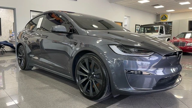 2022 Tesla Model X - Image 6 of 31