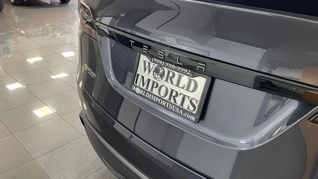 2022 Tesla Model X - Image 18 of 31
