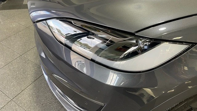 2022 Tesla Model X - Image 10 of 31