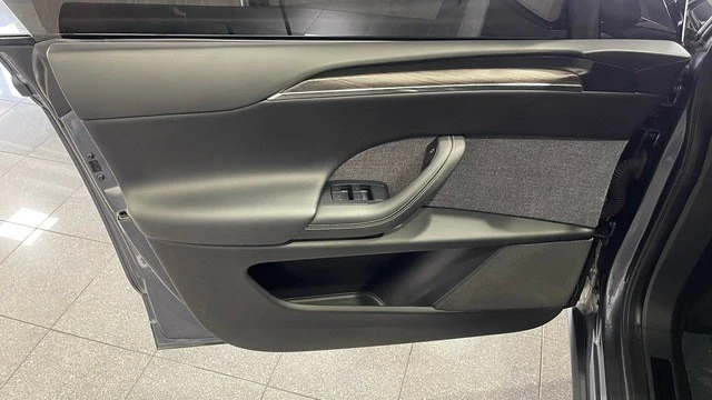 2022 Tesla Model X - Image 23 of 31
