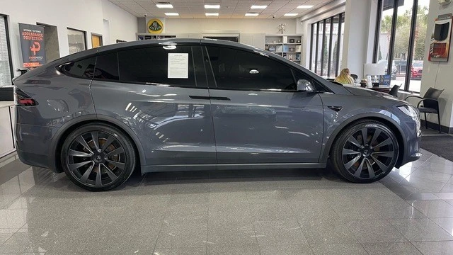 2022 Tesla Model X - Image 5 of 31