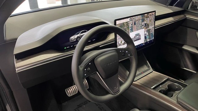 2022 Tesla Model X - Image 25 of 31