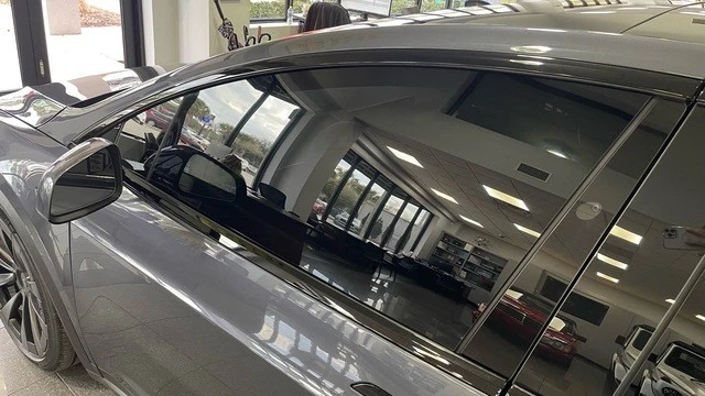 2022 Tesla Model X - Image 14 of 31
