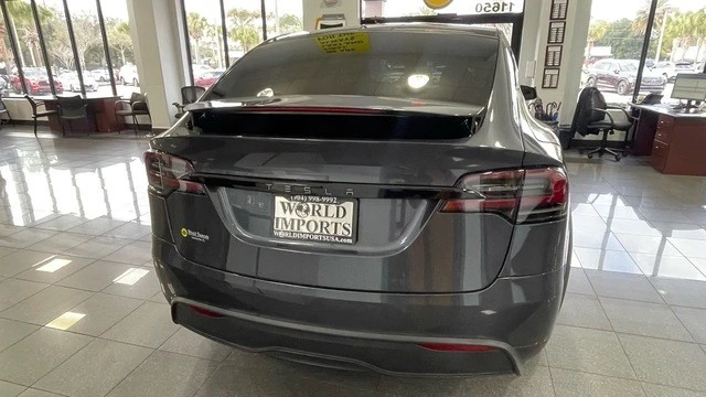 2022 Tesla Model X - Image 8 of 31
