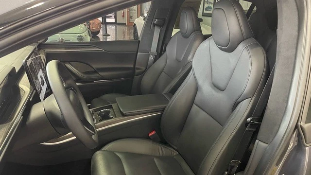2022 Tesla Model X - Image 26 of 31