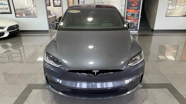 2022 Tesla Model X - Image 9 of 31