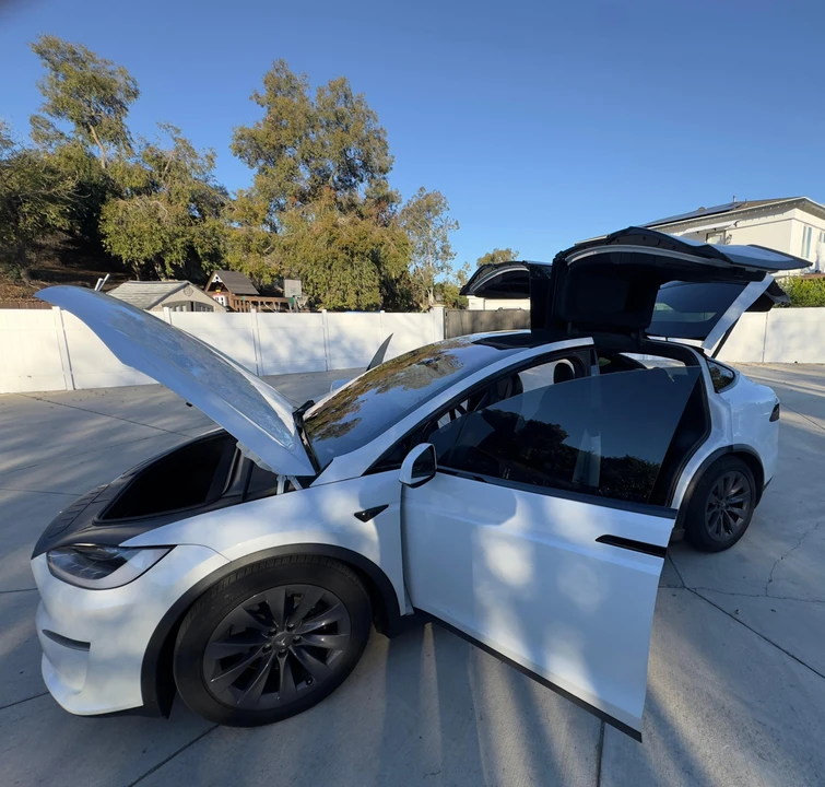 2022 Tesla Model X - Image 17 of 31