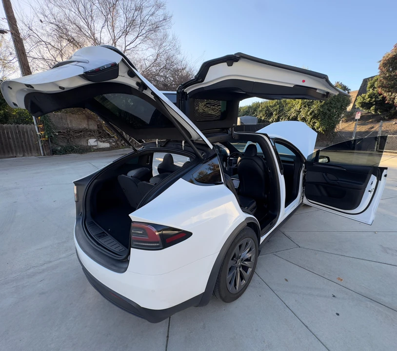 2022 Tesla Model X - Image 23 of 31