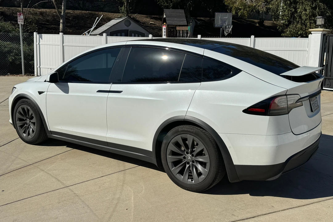 2022 Tesla Model X - Image 4 of 31