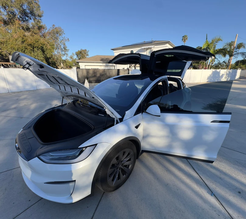 2022 Tesla Model X - Image 16 of 31