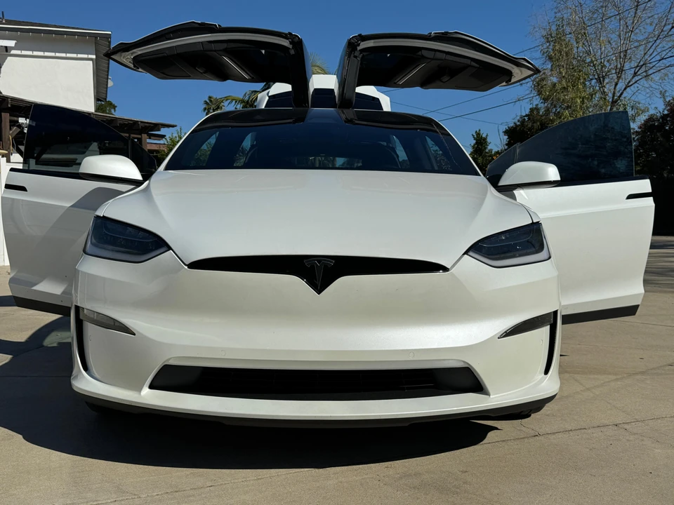 2022 Tesla Model X - Image 12 of 31