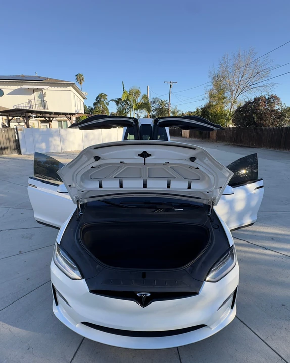2022 Tesla Model X - Image 14 of 31