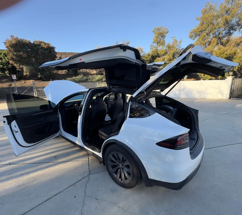 2022 Tesla Model X - Image 20 of 31