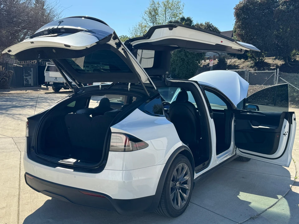2022 Tesla Model X - Image 22 of 31