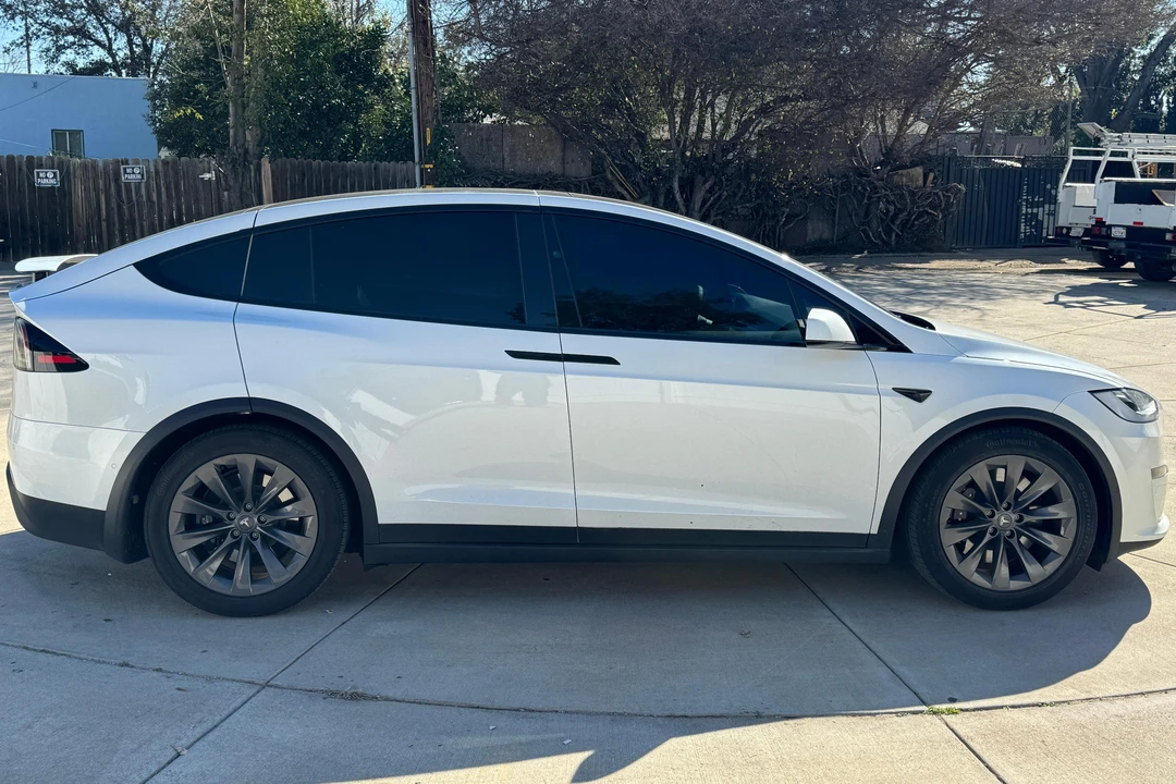 2022 Tesla Model X - Image 3 of 31