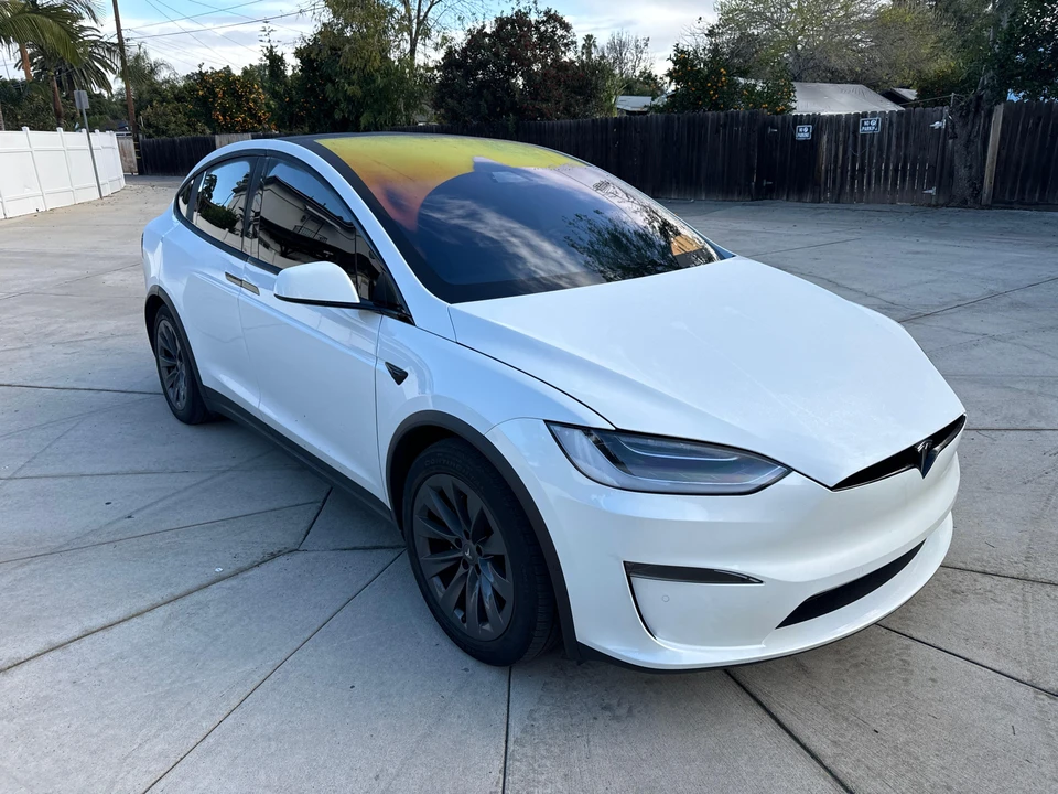 2022 Tesla Model X - Image 11 of 31