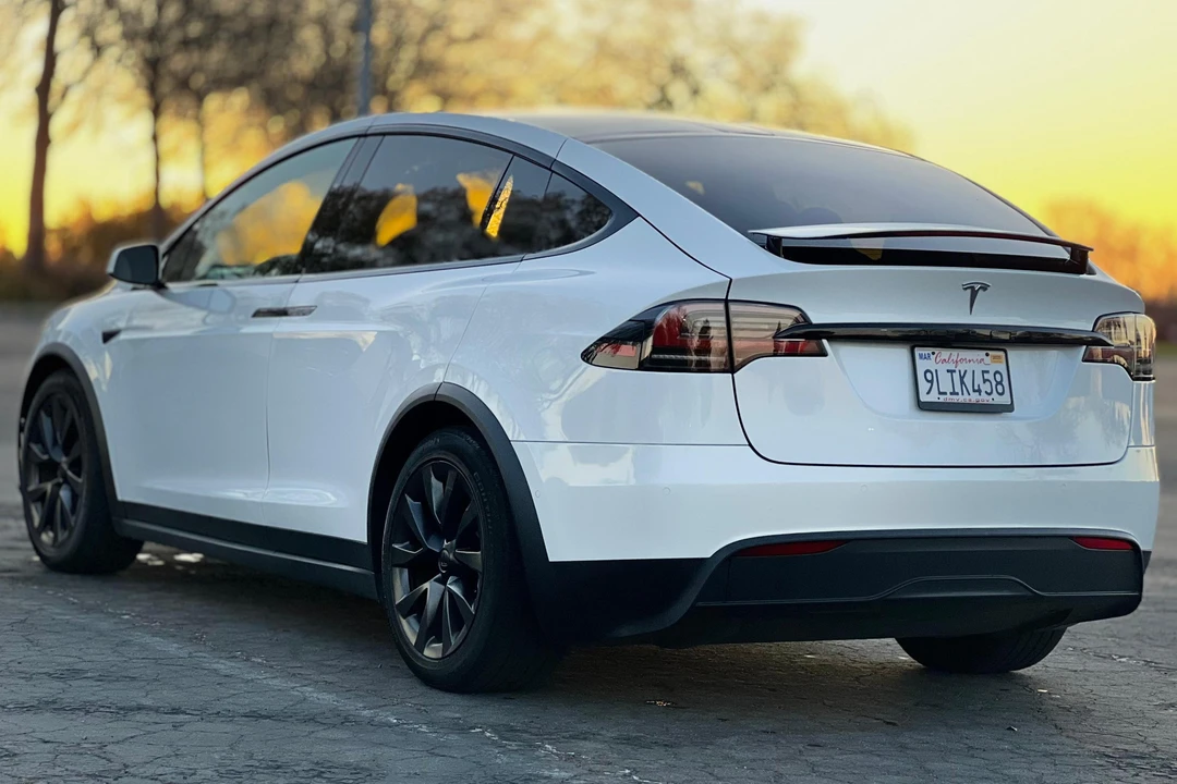 2022 Tesla Model X - Image 4 of 31