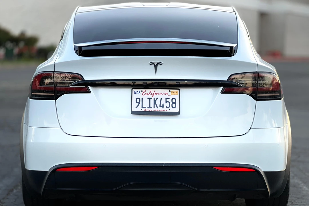 2022 Tesla Model X - Image 5 of 31