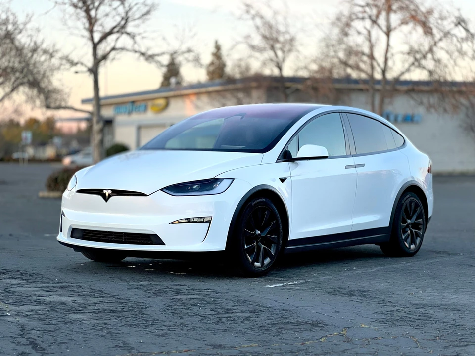 2022 Tesla Model X - Image 7 of 31