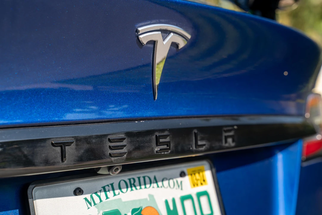 2022 Tesla Model X - Image 25 of 31