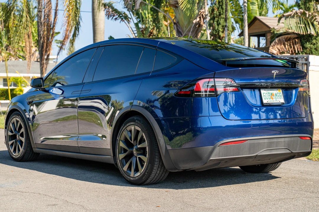 2022 Tesla Model X - Image 4 of 31