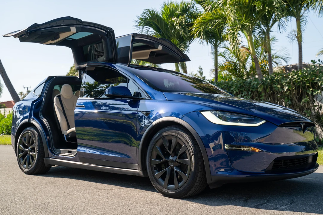 2022 Tesla Model X - Image 3 of 31