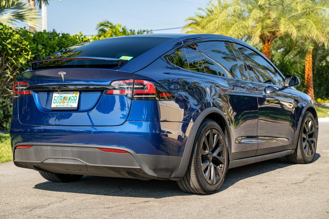 2022 Tesla Model X - Image 8 of 31