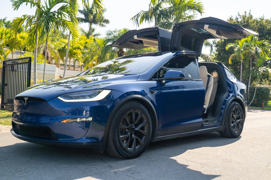2022 Tesla Model X - Image 12 of 31