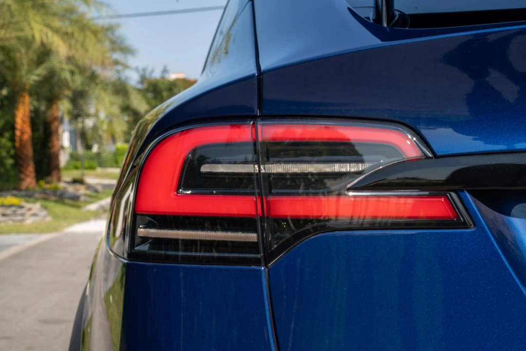 2022 Tesla Model X - Image 23 of 31
