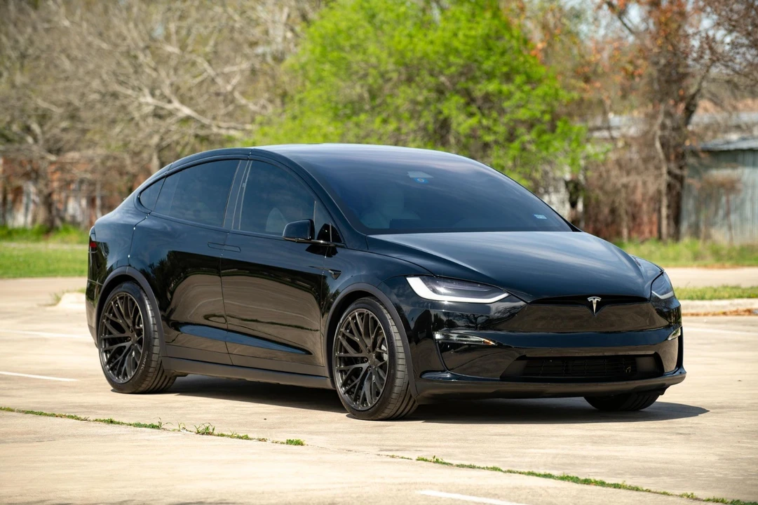 2022 Tesla Model X - Image 12 of 18