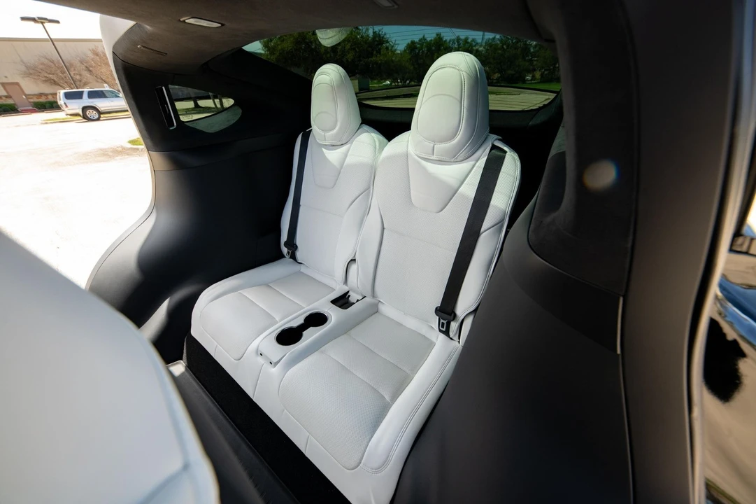 2022 Tesla Model X - Image 7 of 18