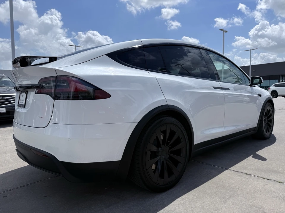 2022 Tesla Model X - Image 7 of 20