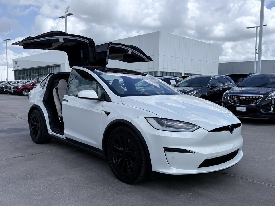 2022 Tesla Model X - Image 15 of 20