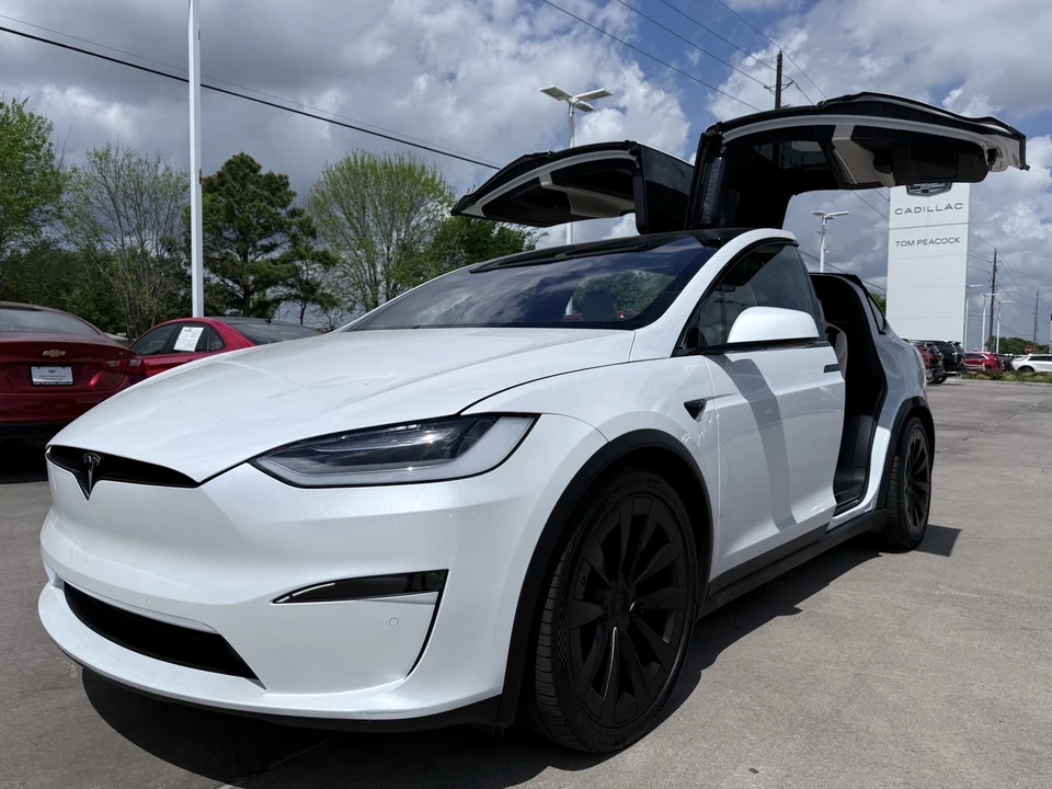 2022 Tesla Model X - Image 12 of 20
